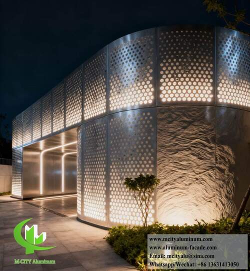 Último blog da empresa sobre Otimização do fluxo de ar do edifício: a ciência por trás das fachadas de alumínio perfurado