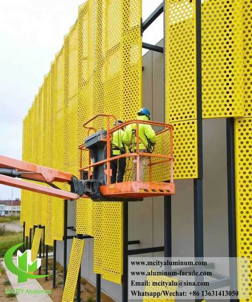 Último blog da empresa sobre Arquitetura Vibrante: Por que o revestimento de alumínio perfurado amarelo é o futuro das fachadas modernas