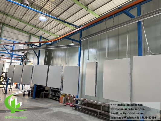 Façade perforada de alumínio com espessura de 1,5-20 mm, revestimento em pó e tratamento de superfície PVDF