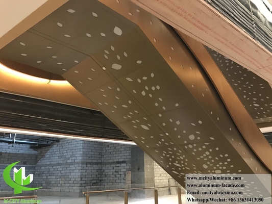 Arquitetura de revestimento metálico de painéis de alumínio para construção de fachadas de parede
