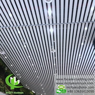 Fabricado sob encomenda Painel de alumínio perforado para decoração de teto