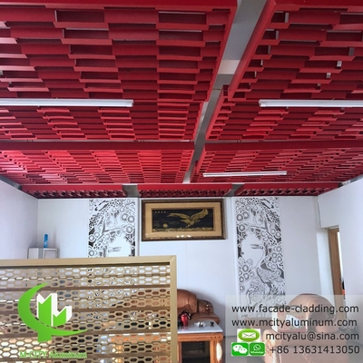 Fabricado sob encomenda Painel de alumínio perforado para decoração de teto