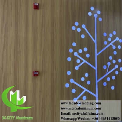 Revestimento de parede de alumínio maciço de cor de grão de madeira para decoração de parede interior de madeira