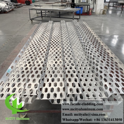 Painel decorativo de chapa de alumínio perfurado de forma hexagonal revestido em pó de cor cinzenta