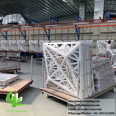 Arquitetura Alumínio revestimento PVDF Cor de Ouro tela de metal acabamento durável anti-ferrugem ignífugo classe 1