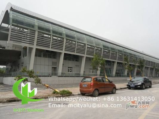 Bom preço Anodizado Horizontal Vertical Aerofoil persiana de perfil de alumínio persiana de forma oval para parede cortina fachada on-line