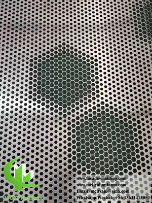 Bom preço Revestimento metálico perfurado fachadas de alumínio tela metálica com orifícios hexagonais de desenho oco on-line